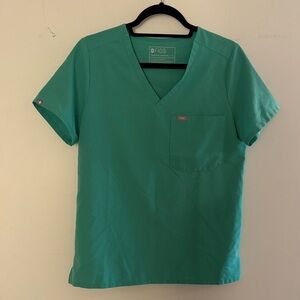 FIGS SCRUB TOP SIZE S